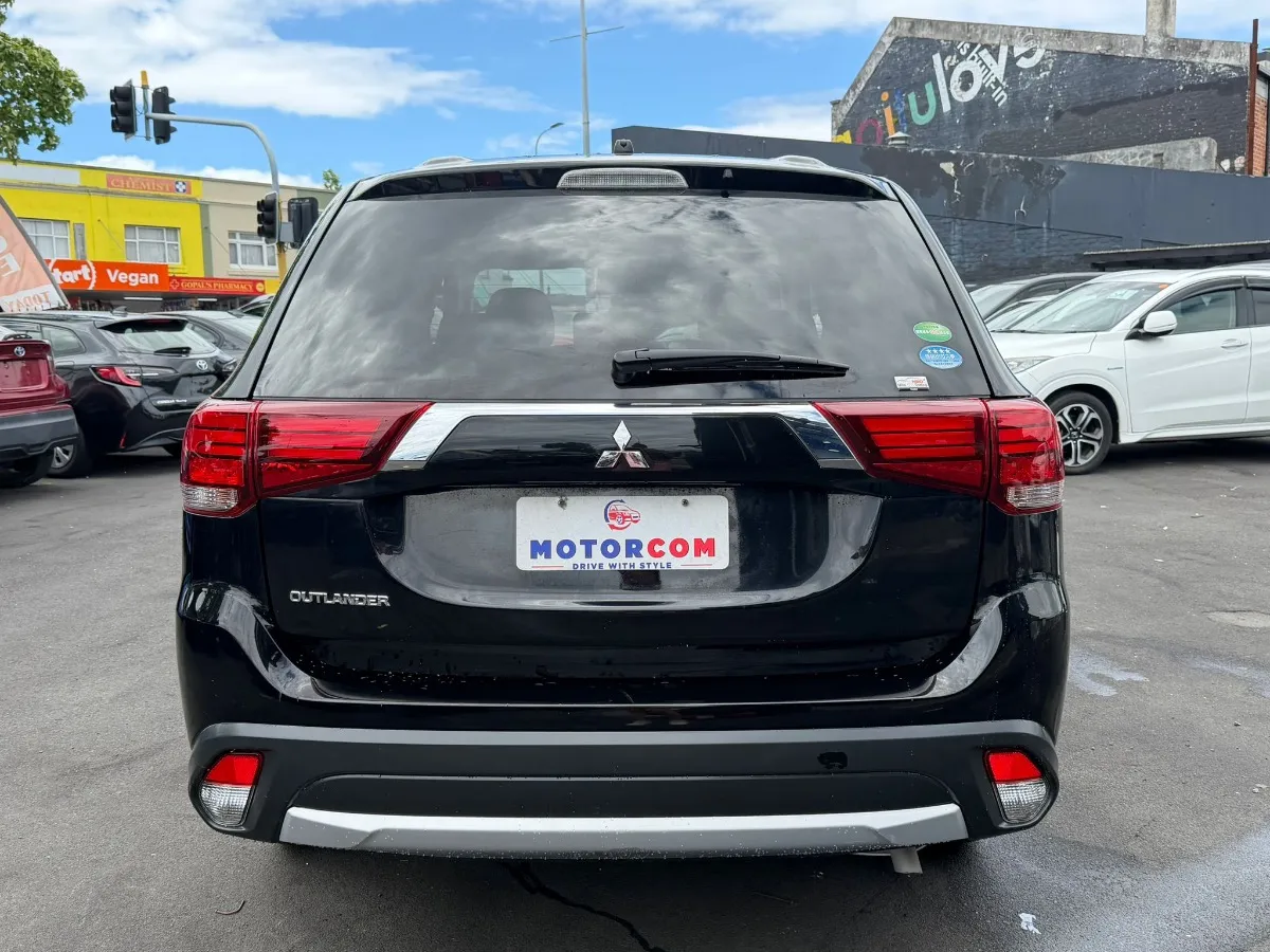 2016 Mitsubishi Outlander 24G 4WD Carousel 6
