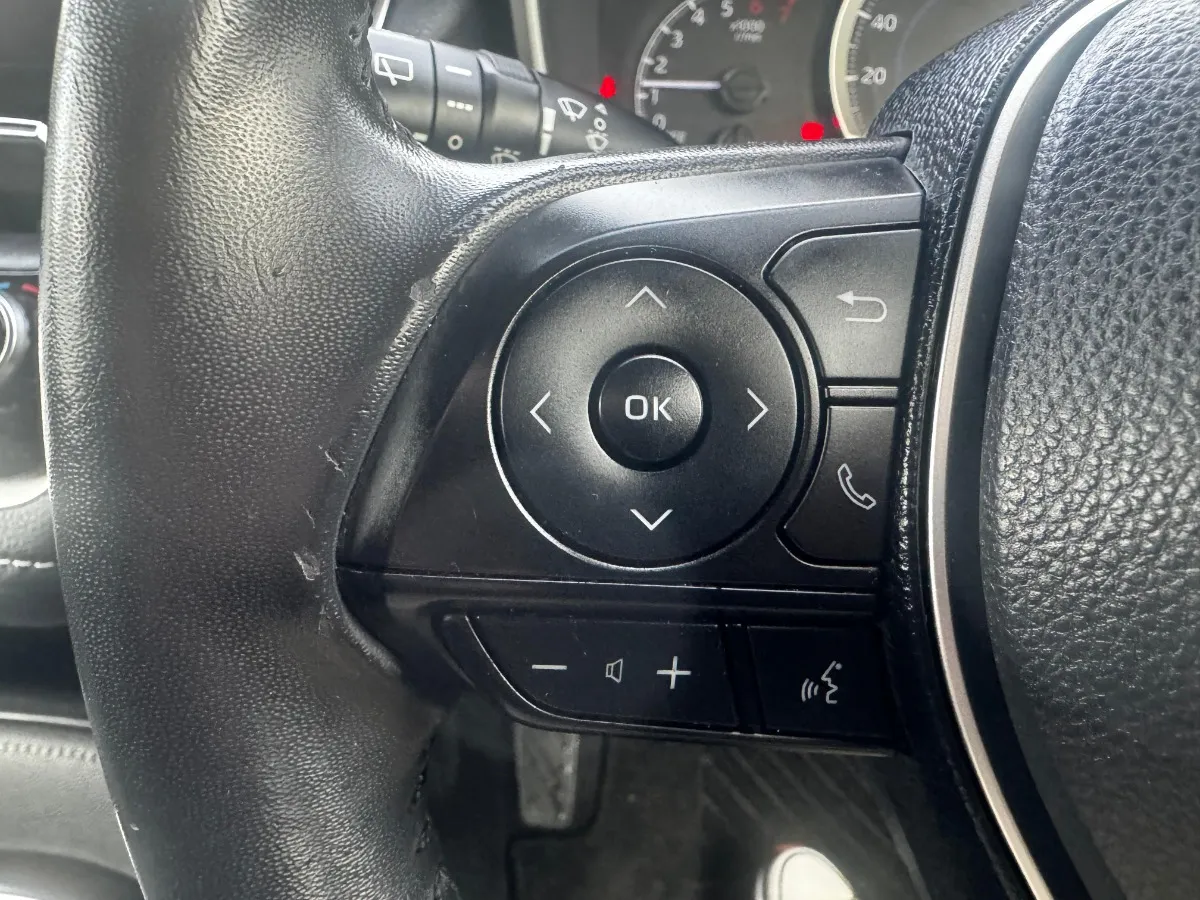 2018 Toyota Corolla SPORT HYBRID G Carousel 9