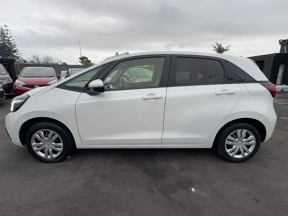 2020 Honda Fit E:HEV HOME Carousel 15