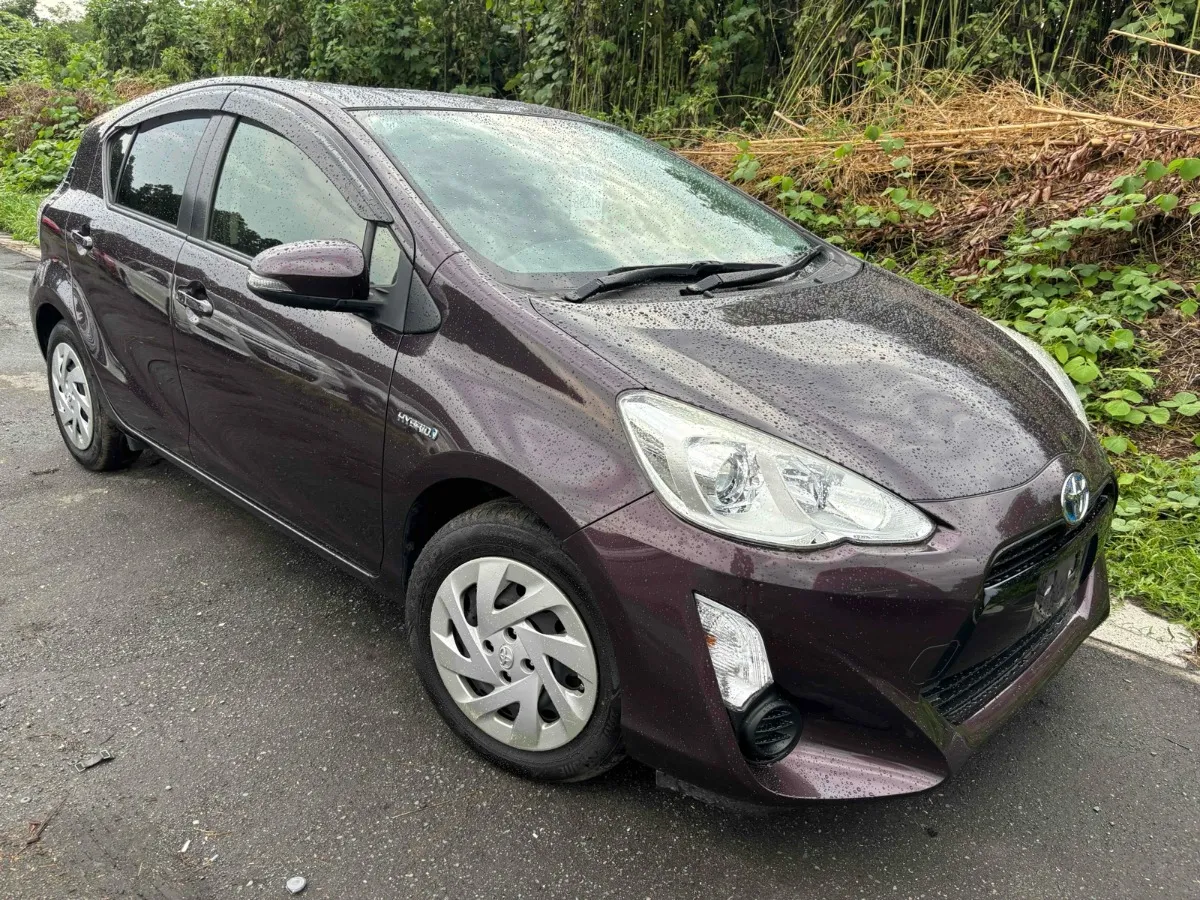 2016 Toyota Aqua S
