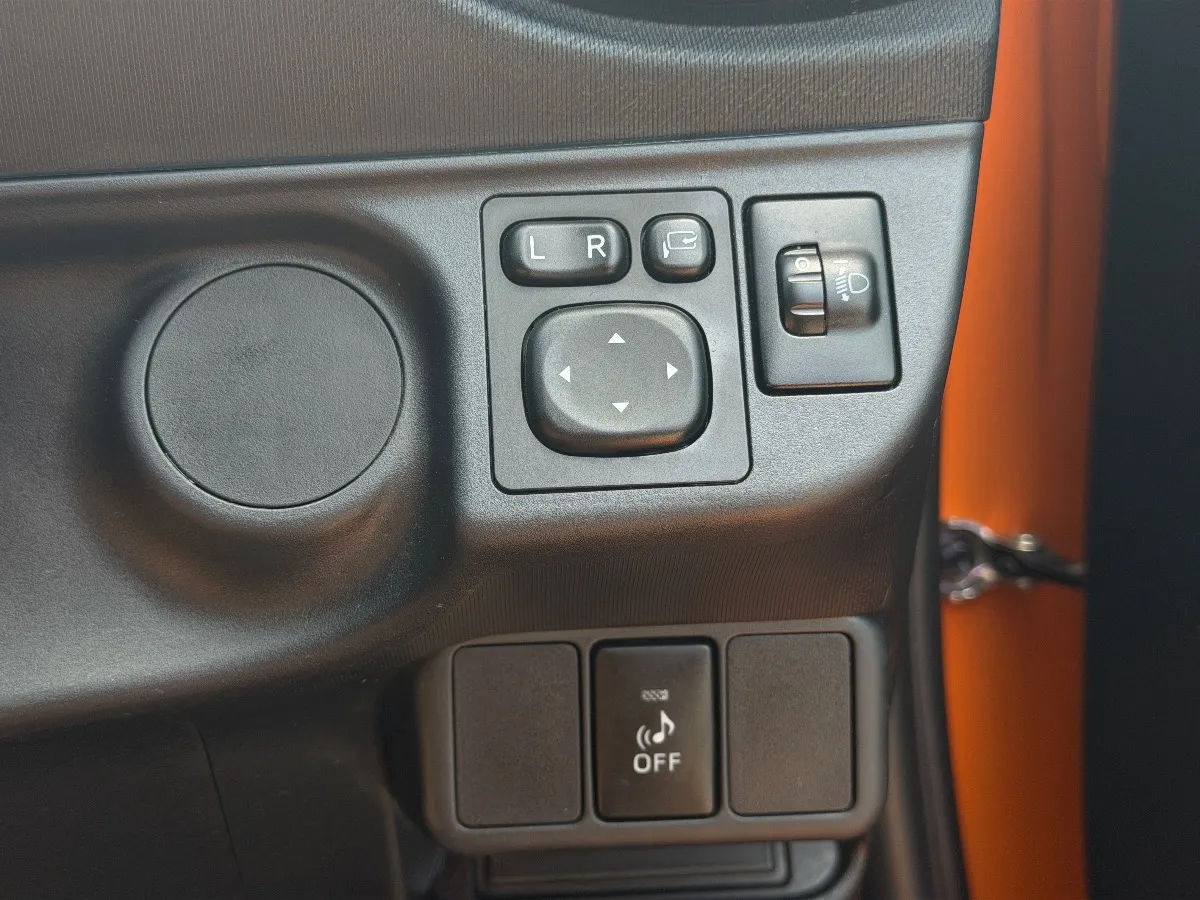 2015 Toyota Aqua S Carousel 7