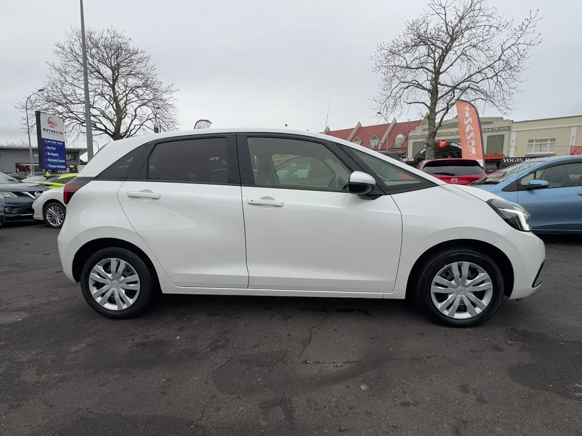2020 Honda Fit E:HEV HOME Carousel 11