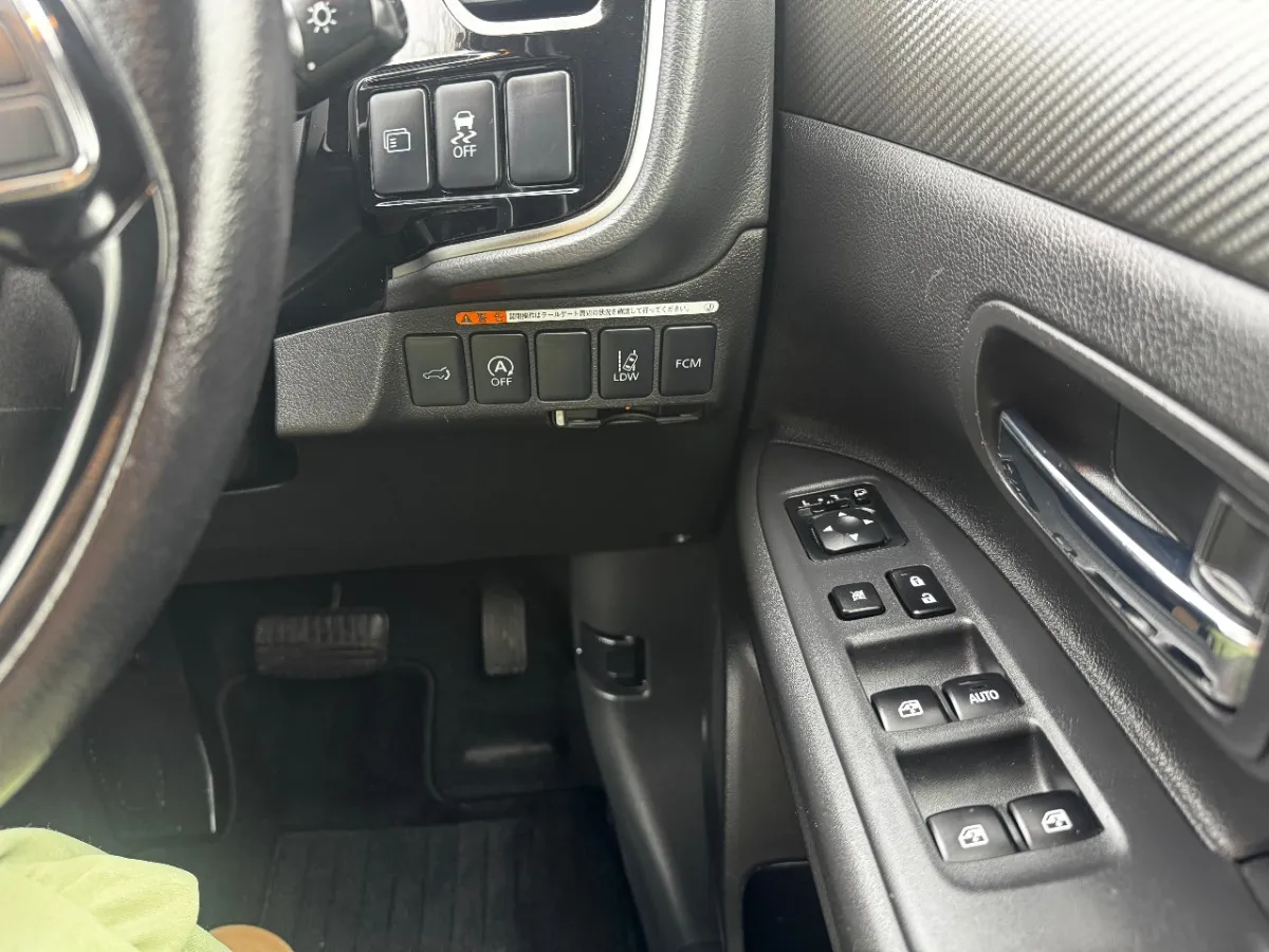 2015 Mitsubishi Outlander 4WD 24G NAVI PACKAGE Carousel 5