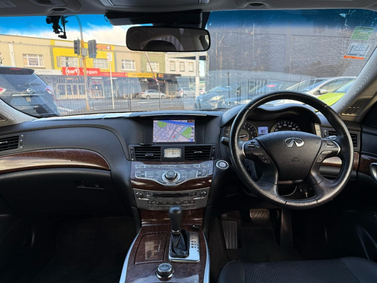 2016 Nissan Fuga Carousel 8
