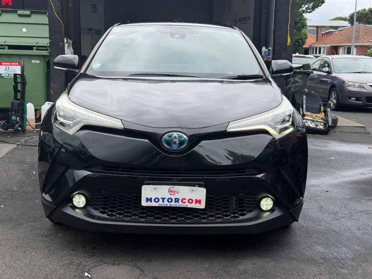 2017 Toyota C-HR G Carousel 19