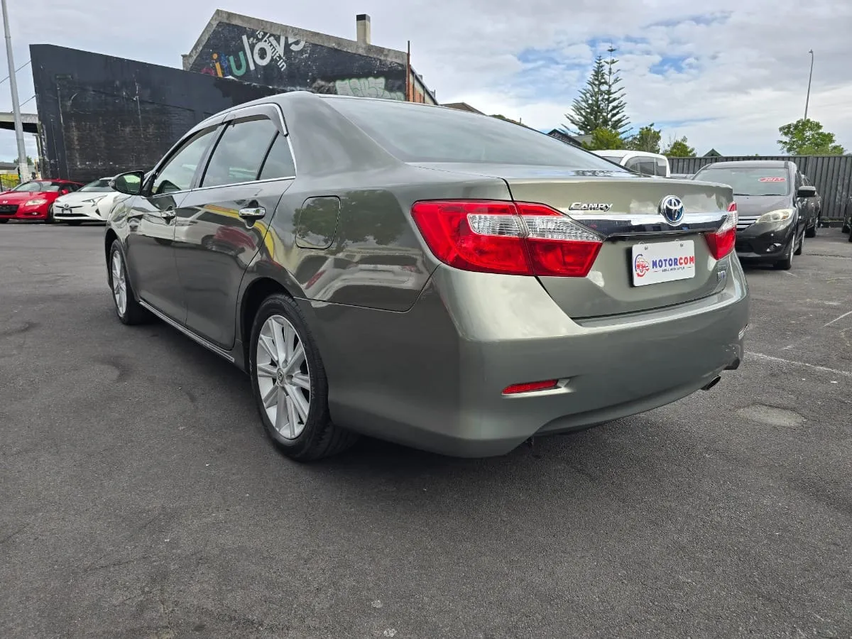 2013 Toyota Camry Carousel 4