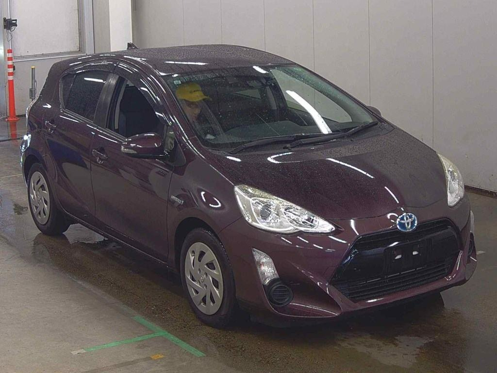 2016 Toyota Aqua S Carousel 12