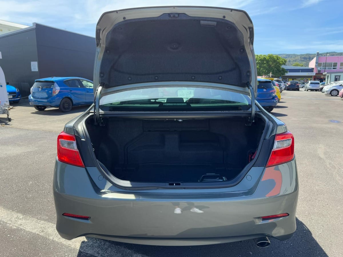 2013 Toyota Camry Carousel 18
