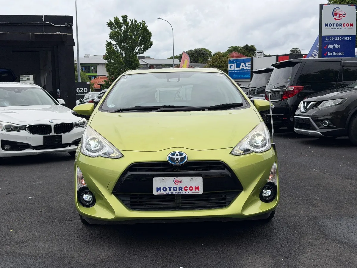 2016 Toyota Aqua S Carousel 19
