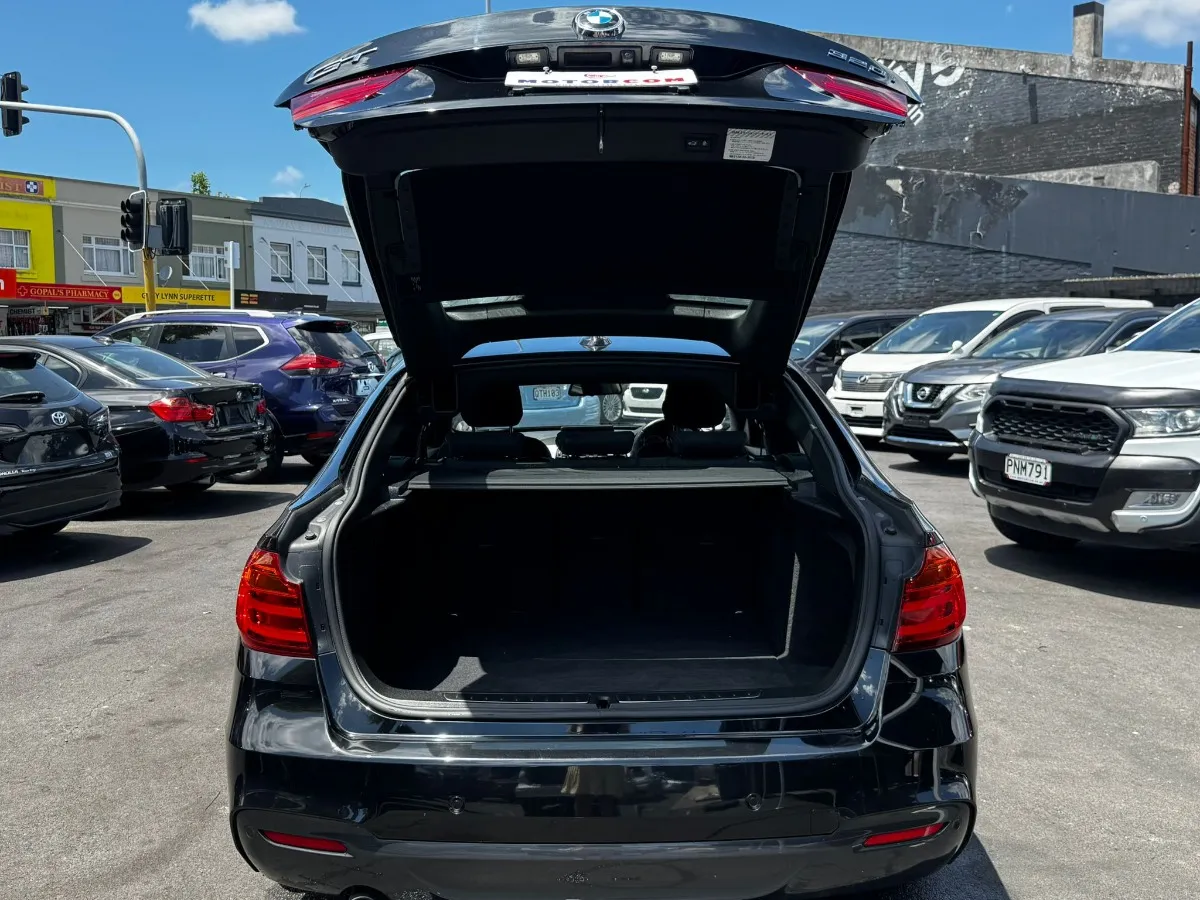 2014 BMW 320i I GRANTURISMO M-SPORT Carousel 18