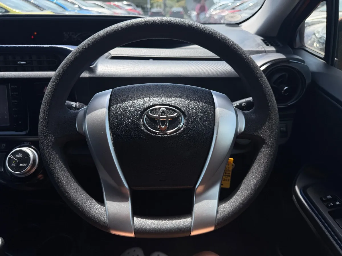 2015 Toyota Aqua S Carousel 11