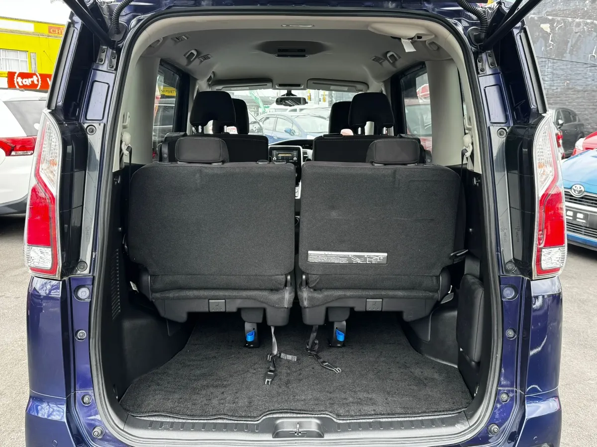 2017 Nissan Serena HIGHWAY STAR S- HYBRID V SELECTION BODYKIT Carousel 1