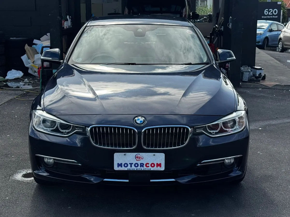 2014 BMW 320i 3 SERIES Carousel 19