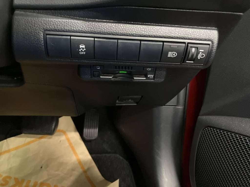 2018 Toyota Corolla SPORTS HYBRID G Carousel 6