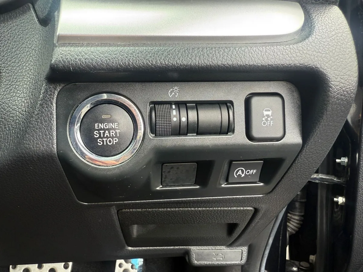 2015 Subaru XV 2.0I-L EYESIGHT 4WD Carousel 9
