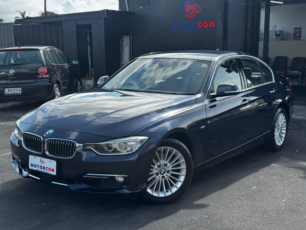2014 BMW 320i 3 SERIES Carousel 18