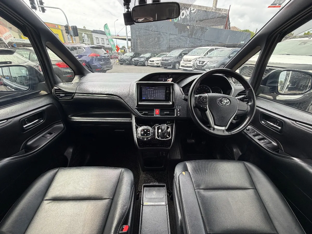 2015 Toyota Esquire HYBRID GI Carousel 10
