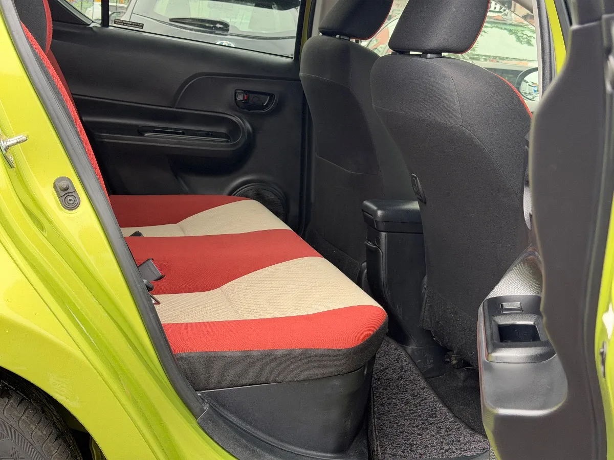 2016 Toyota Aqua S Carousel 5
