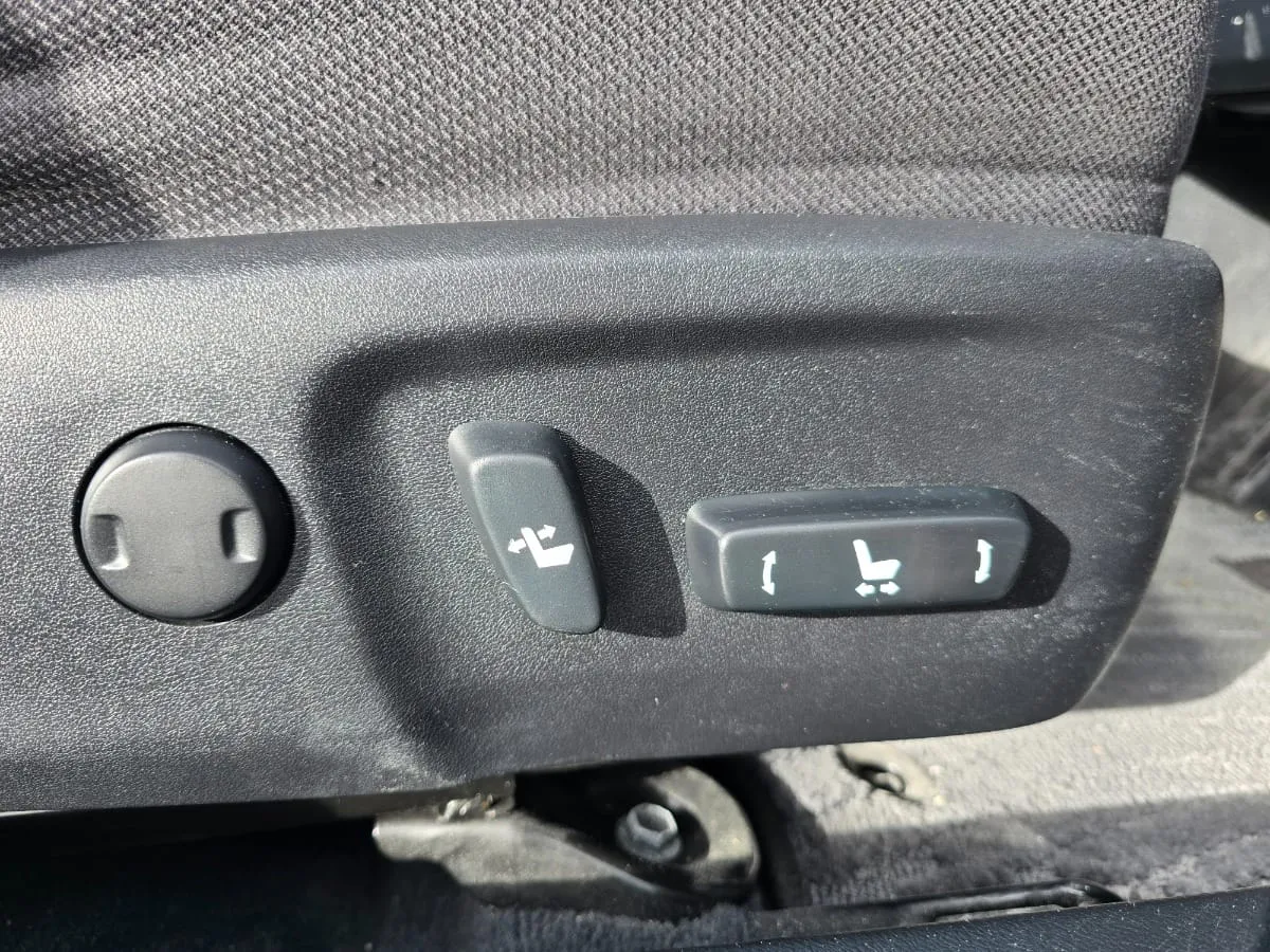 2013 Toyota Camry Carousel 17