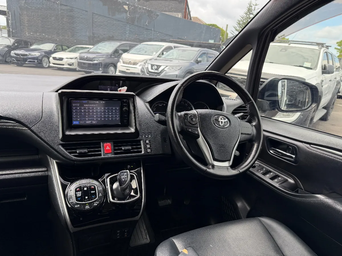 2015 Toyota Esquire HYBRID GI Carousel 9