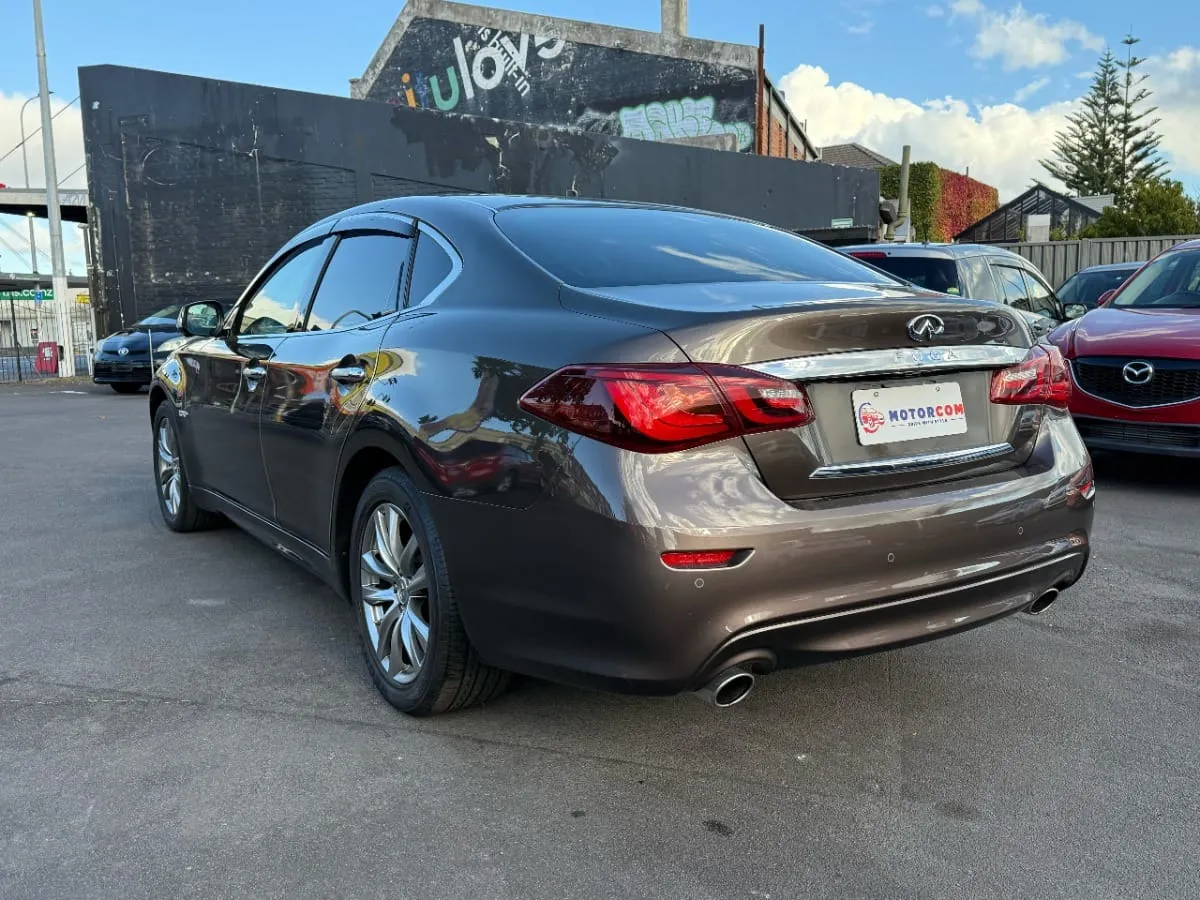 2016 Nissan Fuga Carousel 14