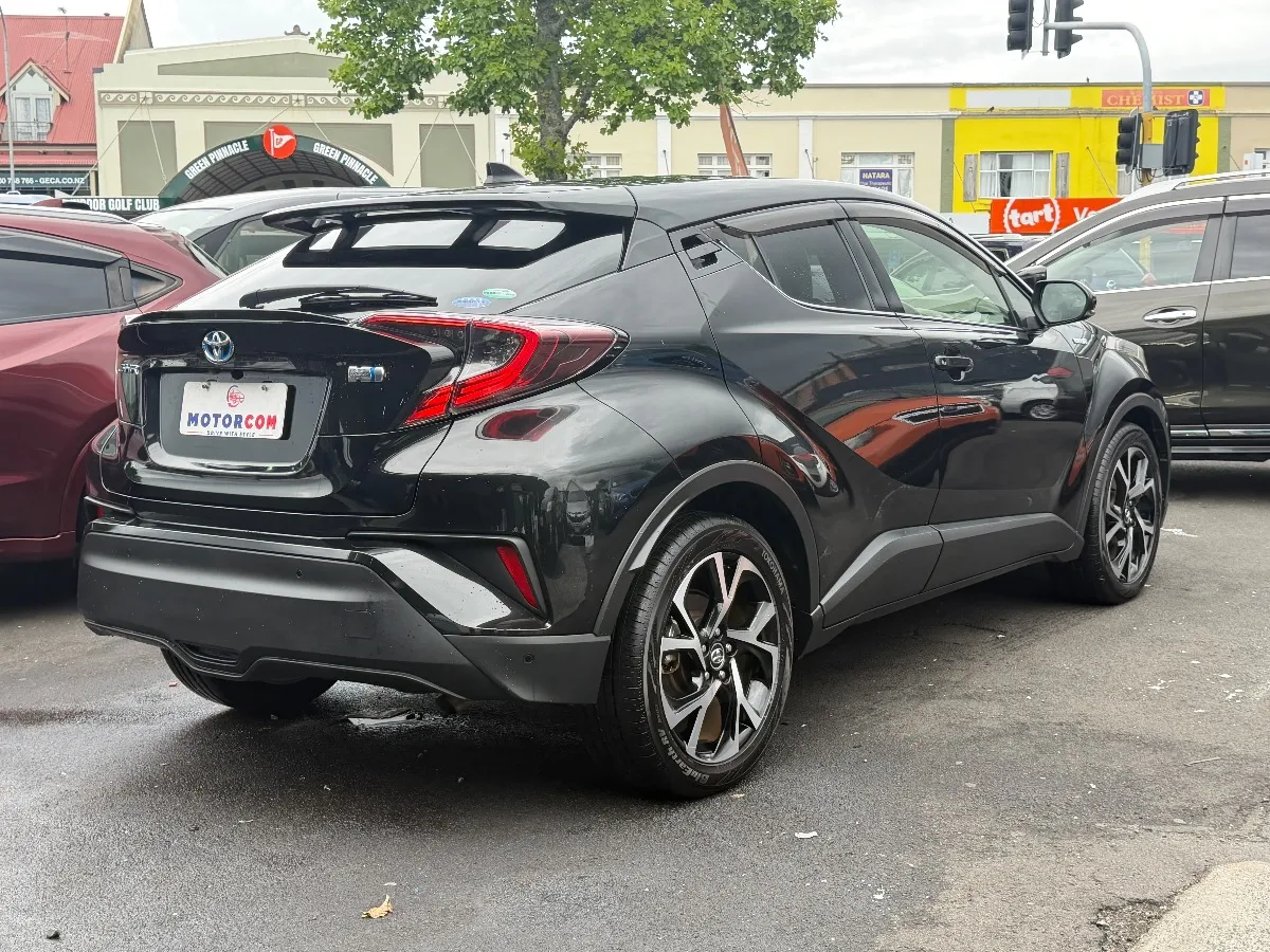 2017 Toyota C-HR G Carousel 16