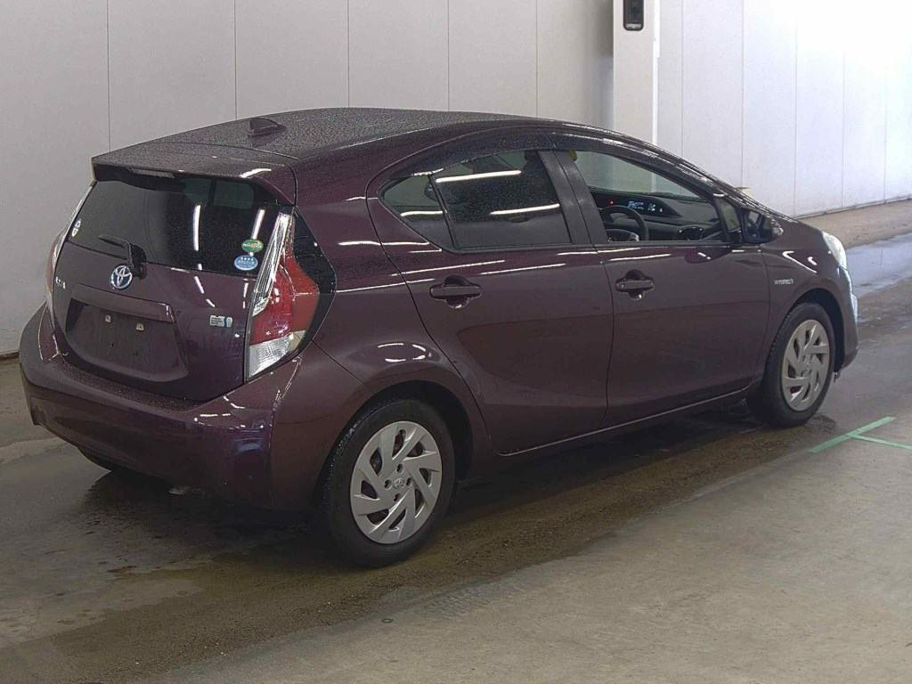 2016 Toyota Aqua S Carousel 9