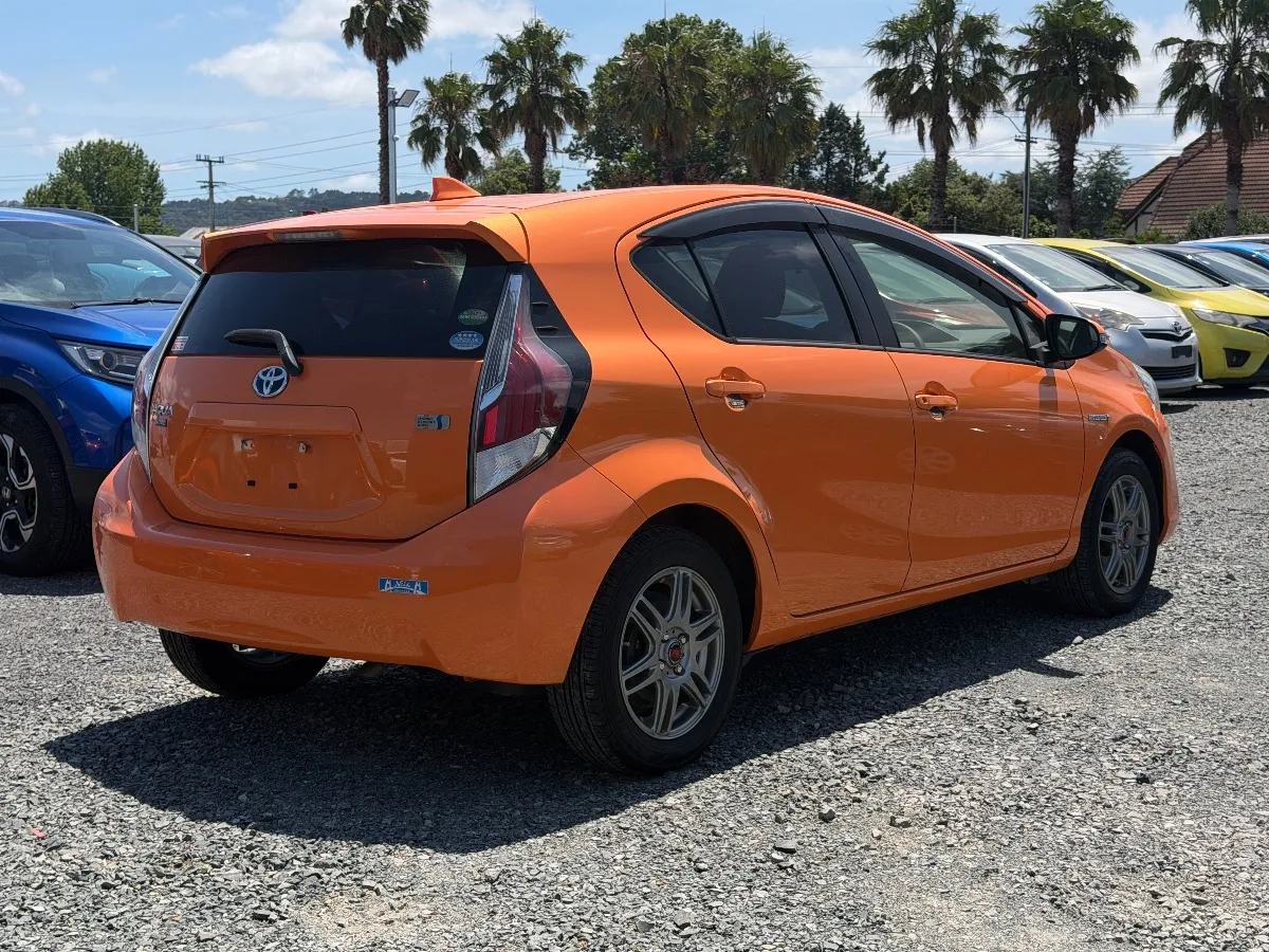 2015 Toyota Aqua S Carousel 15