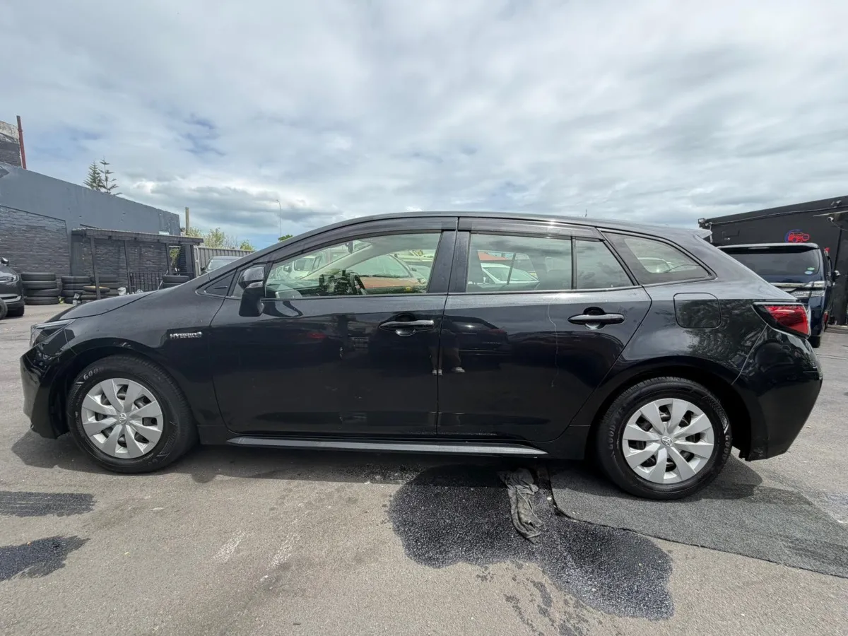 2020 Toyota Corolla TOURING HYBRID G-X Carousel 7