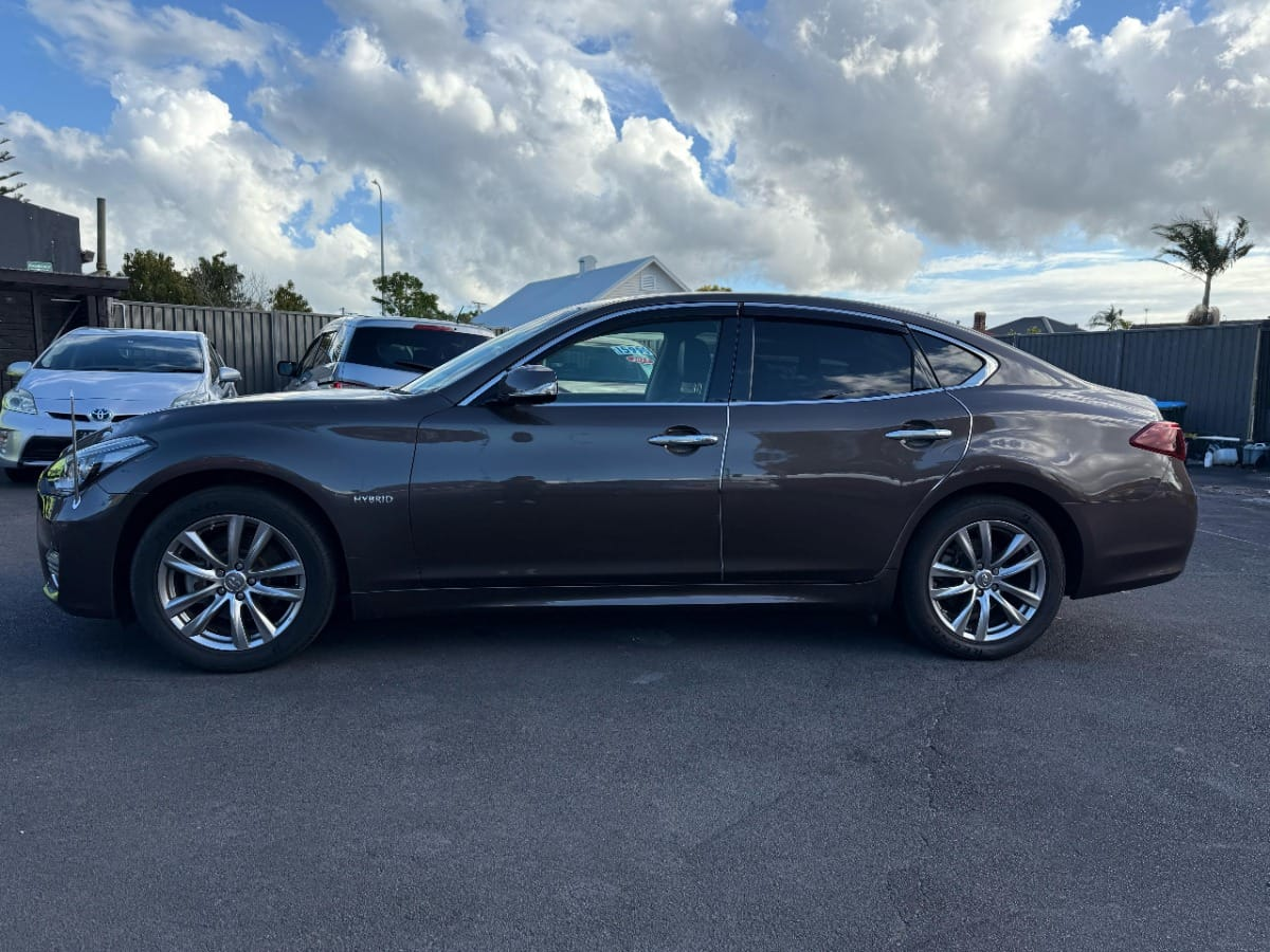 2016 Nissan Fuga Carousel 15