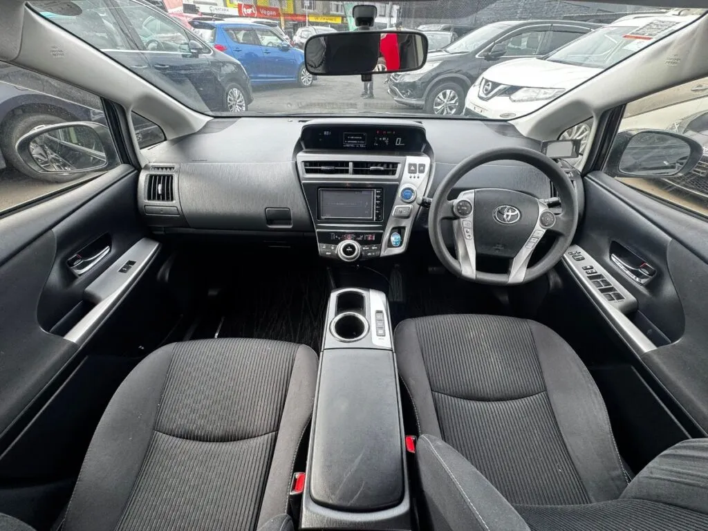 2015 Toyota Prius Alpha ALPHA S Carousel 10