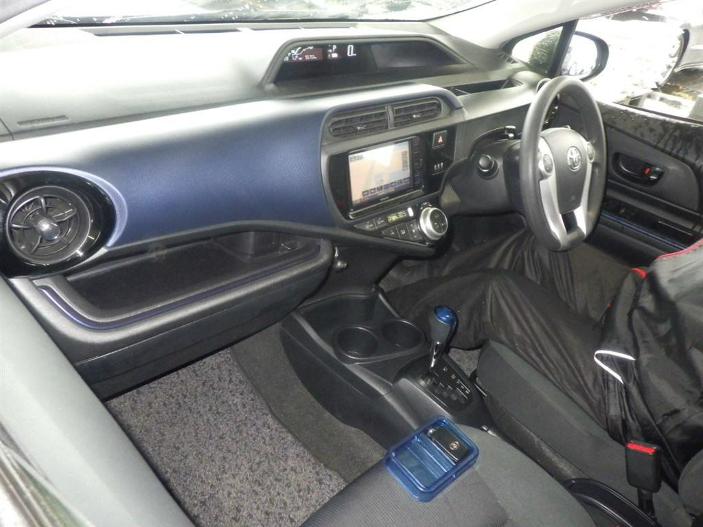 2016 Toyota Aqua S Carousel 6