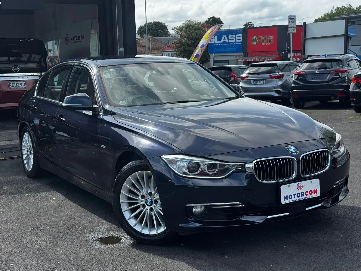 2014 BMW 320i 3 SERIES