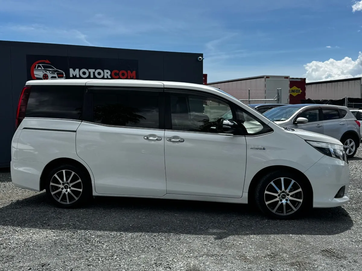 2017 Toyota Esquire HYBRID GI BLACK TALERED Carousel 6