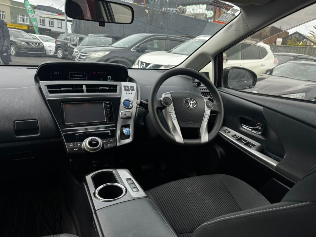 2015 Toyota Prius Alpha ALPHA S Carousel 9