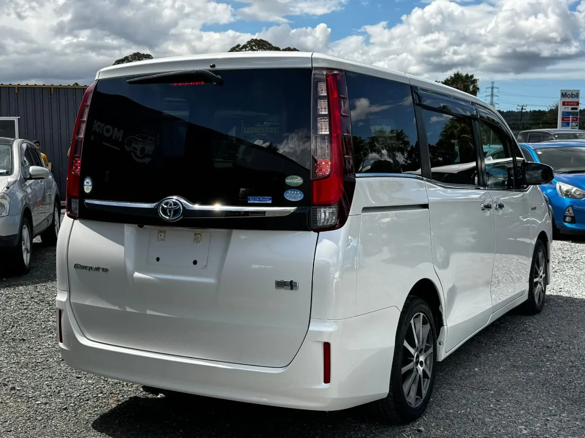 2017 Toyota Esquire HYBRID GI BLACK TALERED Carousel 7