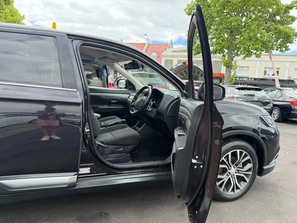 2016 Mitsubishi Outlander 24G 4WD Carousel 9