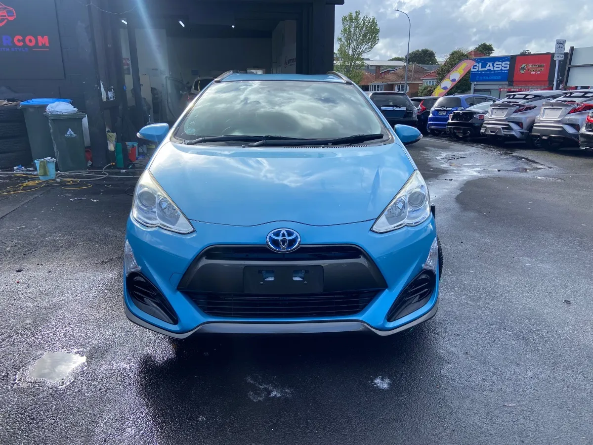 2015 Toyota Aqua X-URBAN Carousel 17