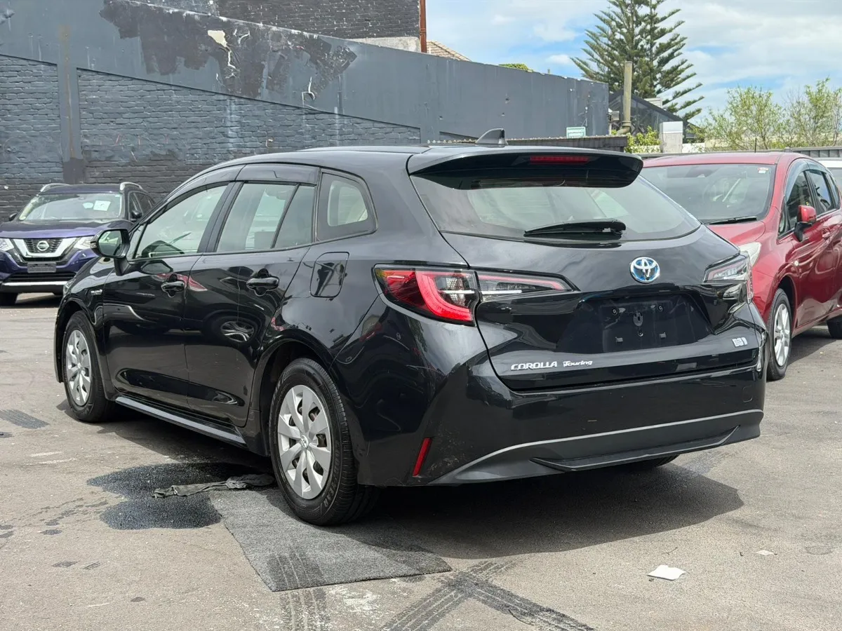 2020 Toyota Corolla TOURING HYBRID G-X Carousel 6