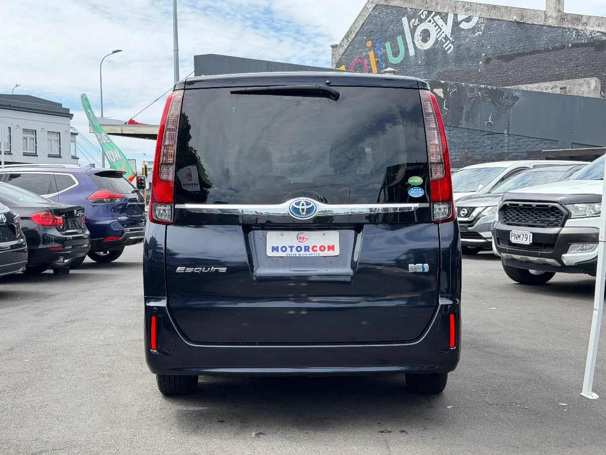 2015 Toyota Esquire HYBRID GI Carousel 14