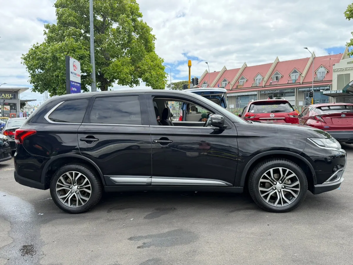 2016 Mitsubishi Outlander 24G 4WD Carousel 4