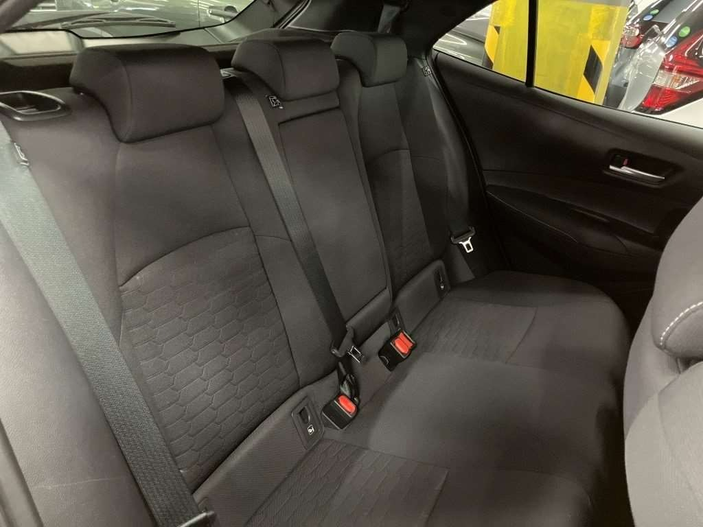 2018 Toyota Corolla SPORTS HYBRID G Carousel 5