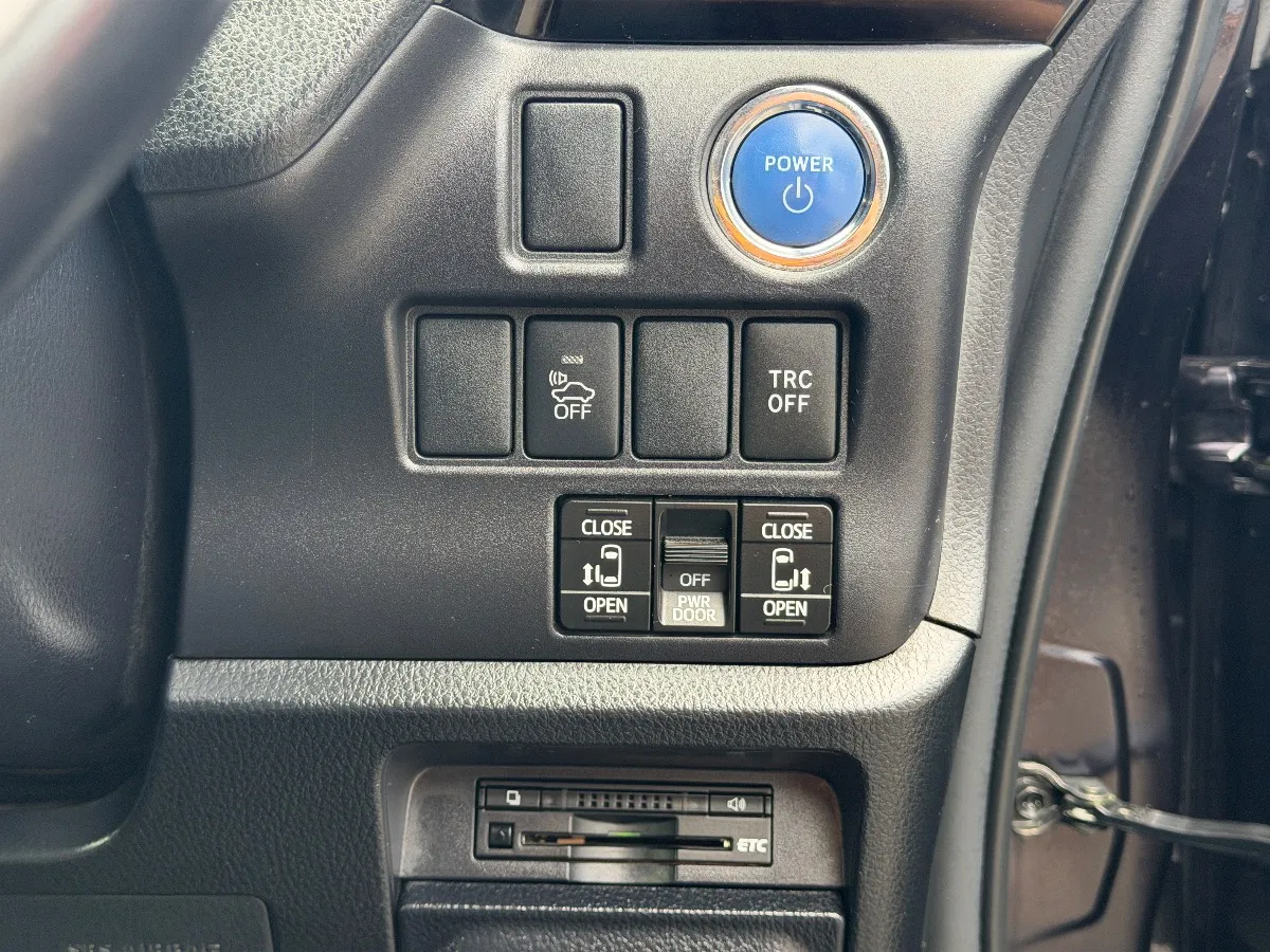 2015 Toyota Esquire HYBRID GI Carousel 6