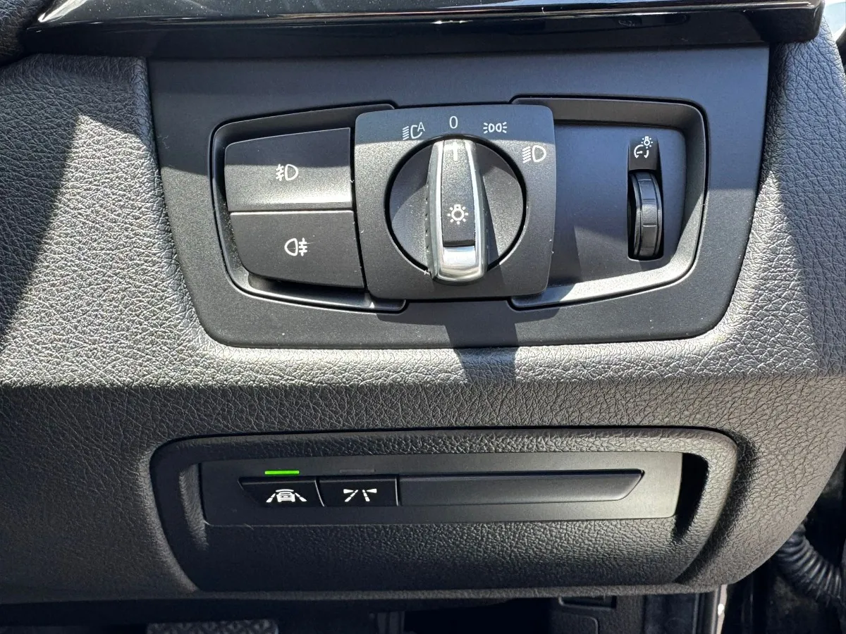 2014 BMW 320i I GRANTURISMO M-SPORT Carousel 16