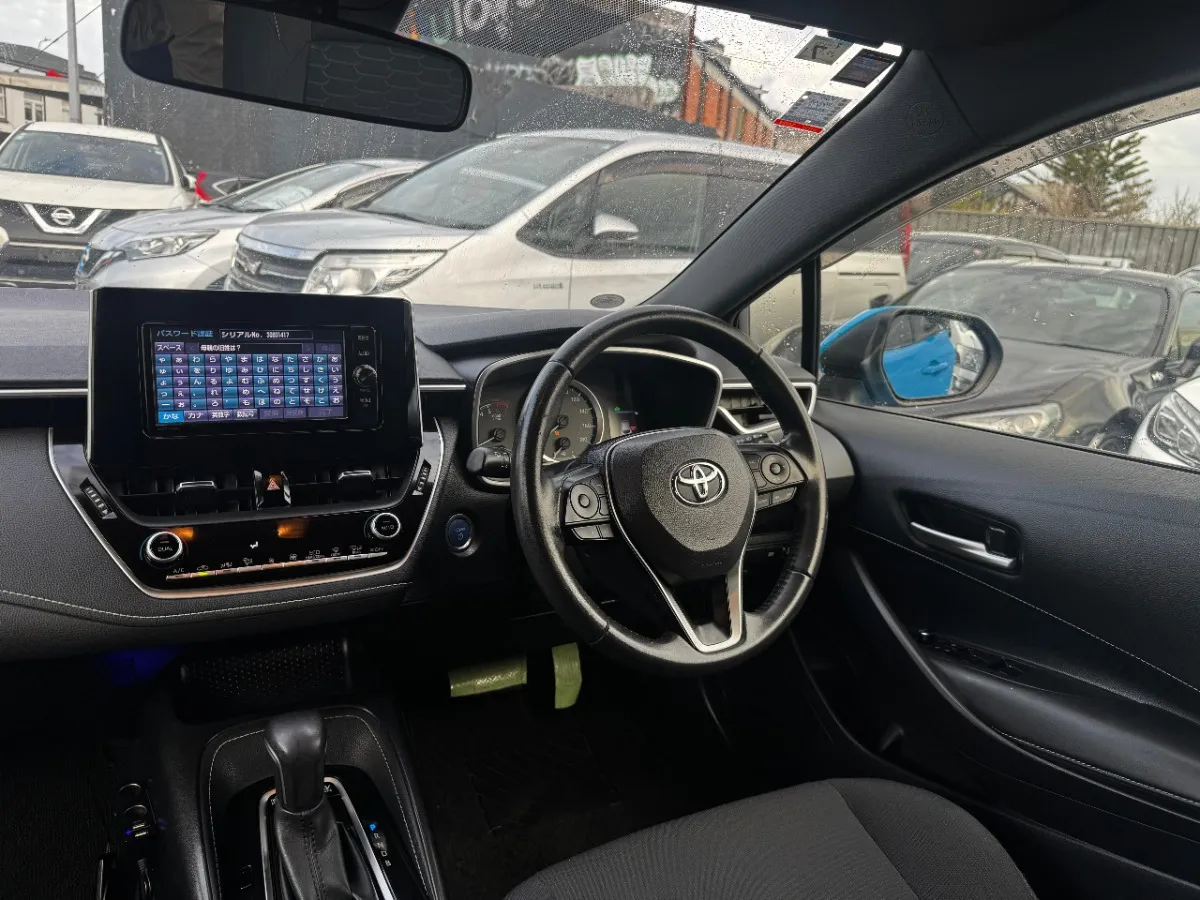 2018 Toyota Corolla SPORT HYBRID G Carousel 11