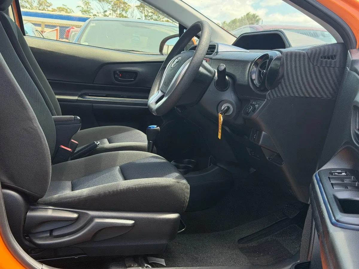 2015 Toyota Aqua S Carousel 12