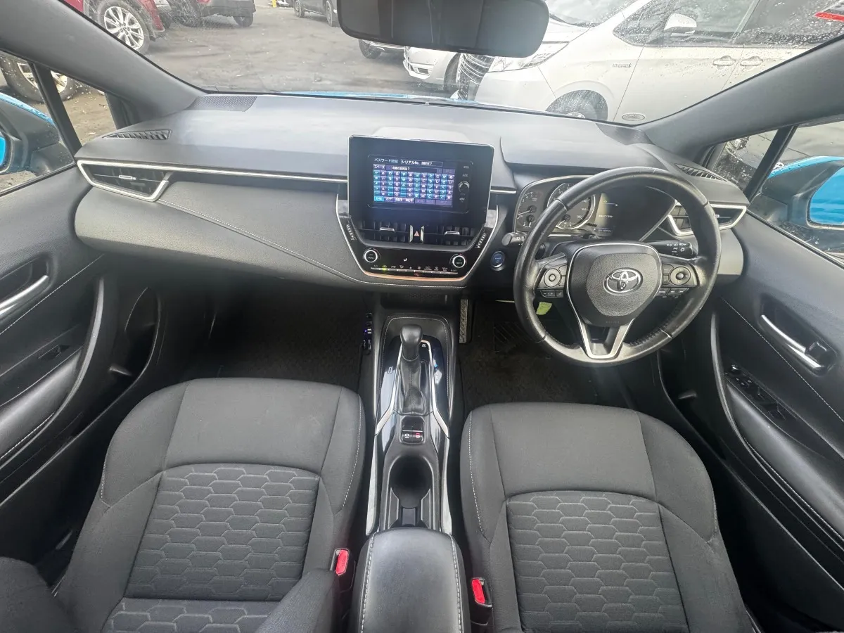2018 Toyota Corolla SPORT HYBRID G Carousel 10