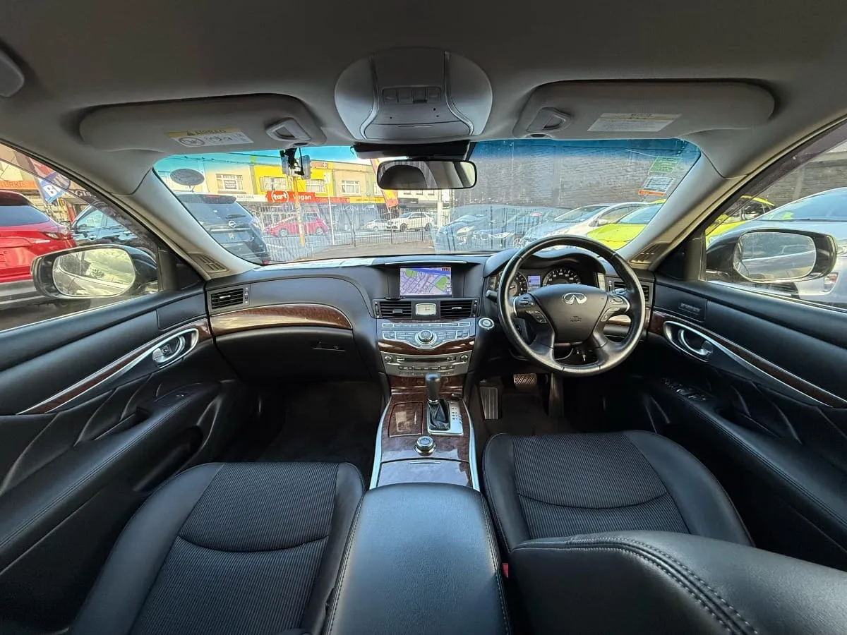 2016 Nissan Fuga Carousel 7