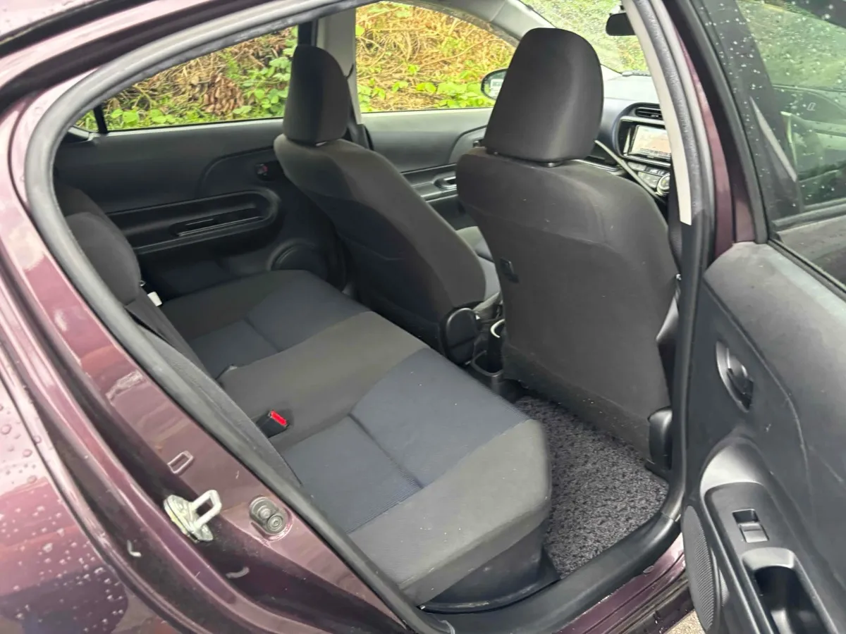 2016 Toyota Aqua S Carousel 1
