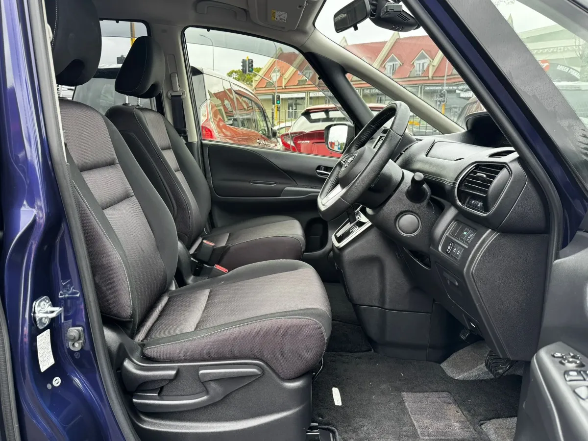 2017 Nissan Serena HIGHWAY STAR S- HYBRID V SELECTION BODYKIT Carousel 32